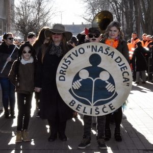 Vesela maskirana povorka prošetala Belišćem